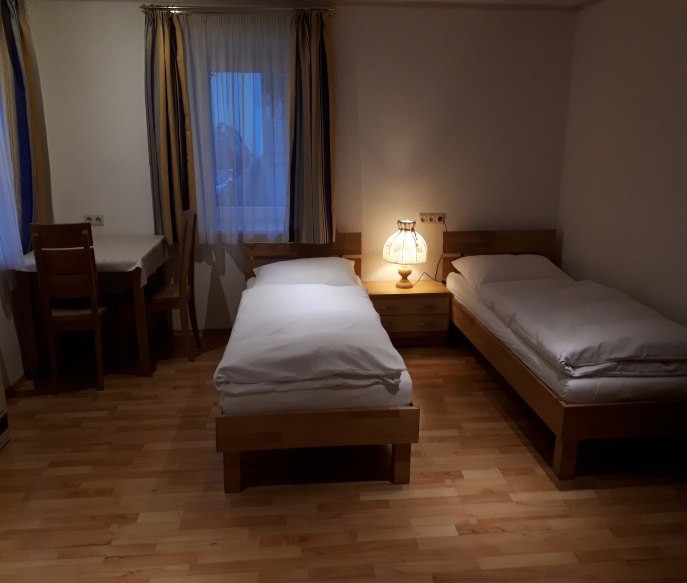 Beschreibung: Beschreibung: Beschreibung: Beschreibung: Beschreibung: Beschreibung: Beschreibung: Beschreibung: Beschreibung: Beschreibung: Beschreibung: http://members.aon.at/haus-neumayer/images/fewo2%20SZ.JPG